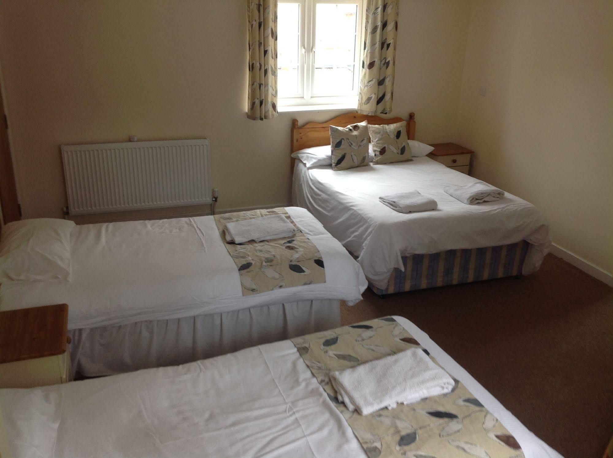 The Glan Yr Afon Inn Holywell  Exteriör bild